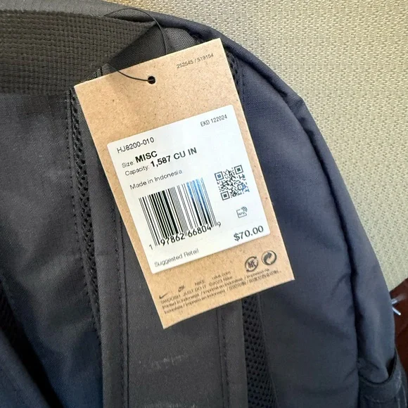 NWT Nike Backpack. Bought for school son chose another option. - Picture 3 of 6